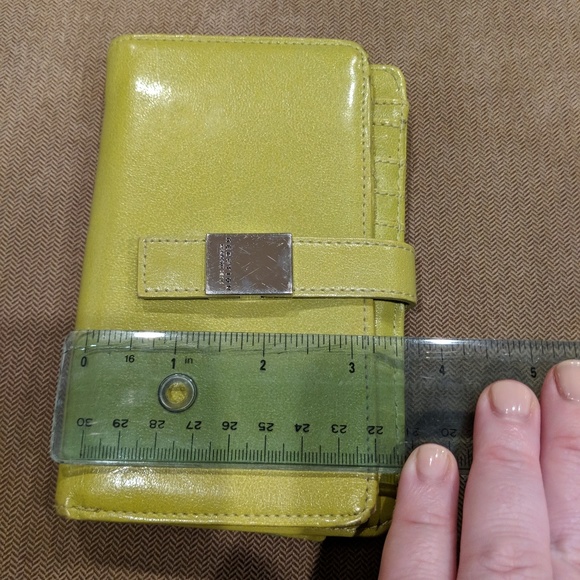 Kenneth Cole Reaction Wallet - Picture 7 of 7